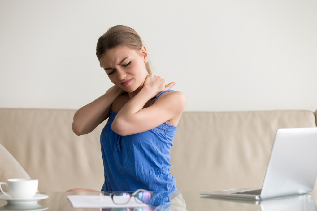 woman experiencing pain