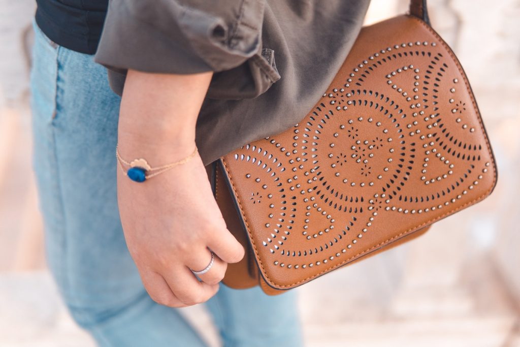 saddle bag below the waist